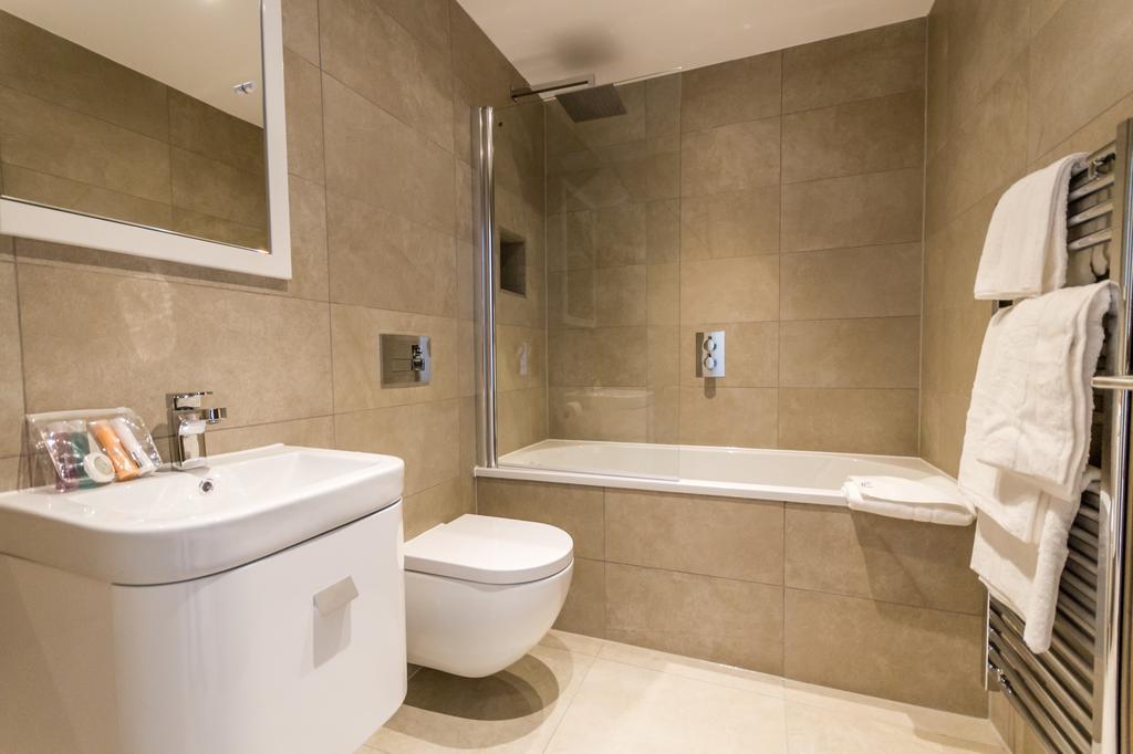 Castle Chambers Apartment ยอร์ค ภายนอก รูปภาพ